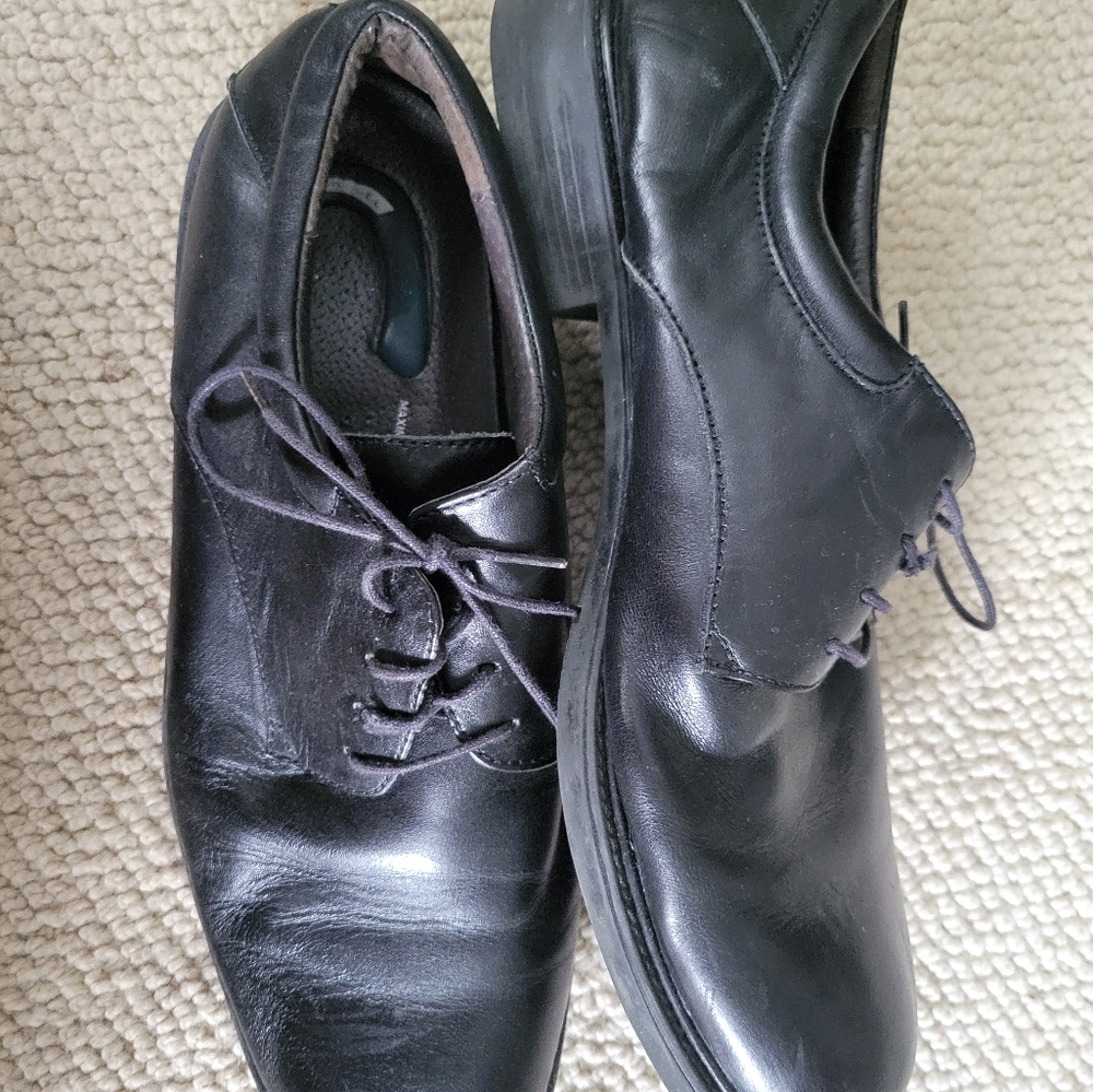 Nunn Bush All Black Leather Dress Shoe